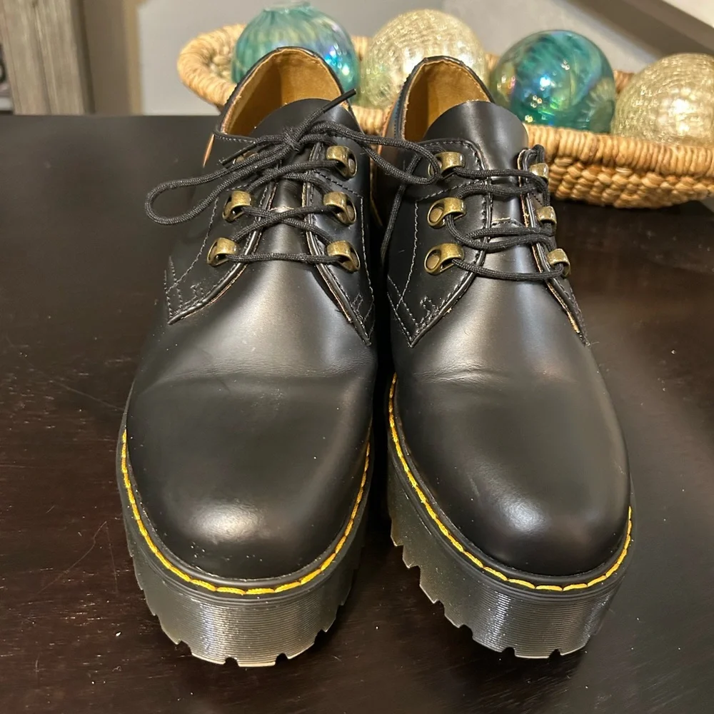 Dr Martens Chunky black platform Leonalo shoes Size 10 New
